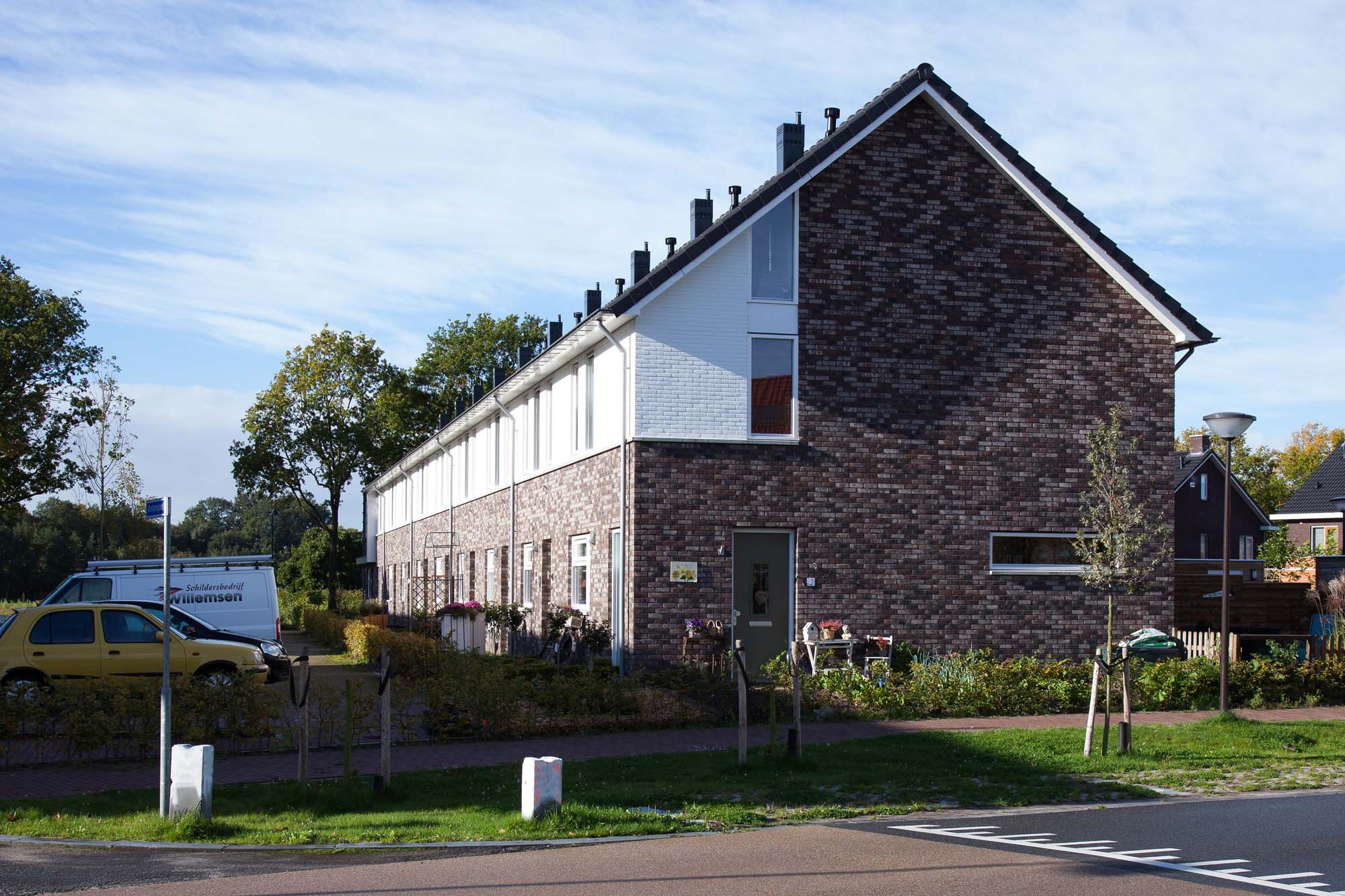 Schwarzbunte Vielfalt in Reihe | Klinkerwerke Muhr