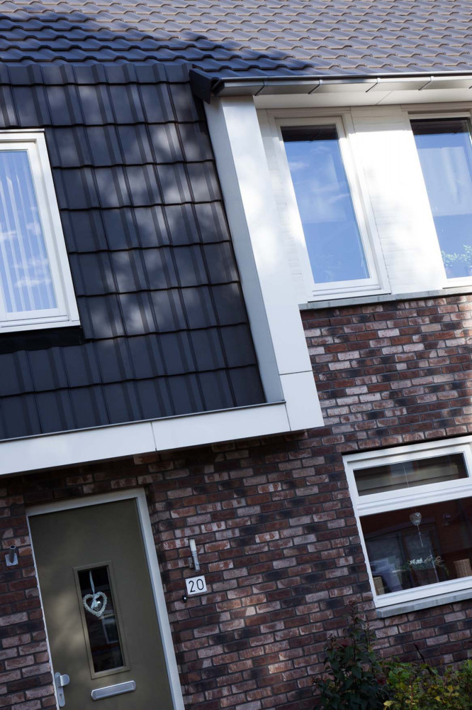 Schwarzbunte Vielfalt in Reihe | Klinkerwerke Muhr