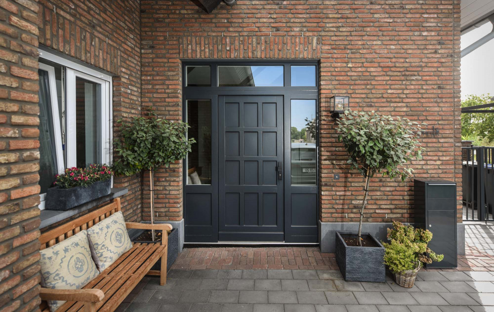 Schlankes Waalformat trifft auf modernen Terrasseneinschnitt | Klinkerwerke Muhr