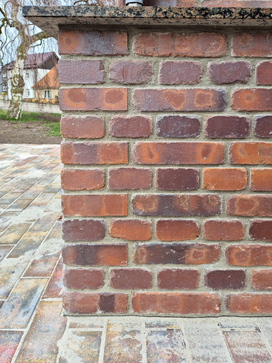 Backofen mit rot-buntem Klinker | Klinkerwerke Muhr