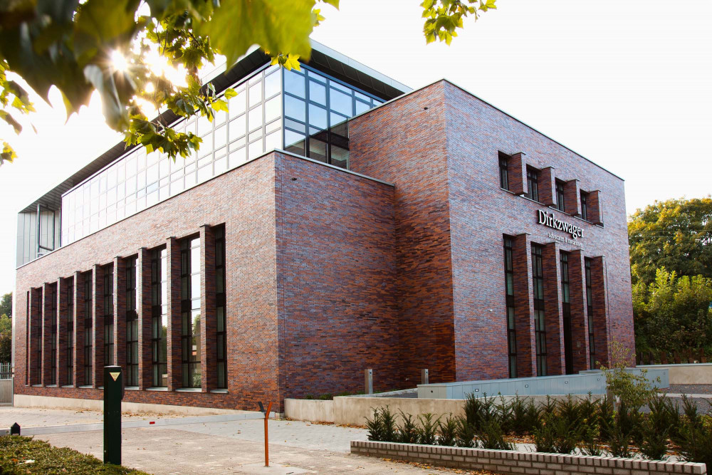 Anwalts- und Notarkanzlei "Dirkzwager" | Klinkerwerke Muhr