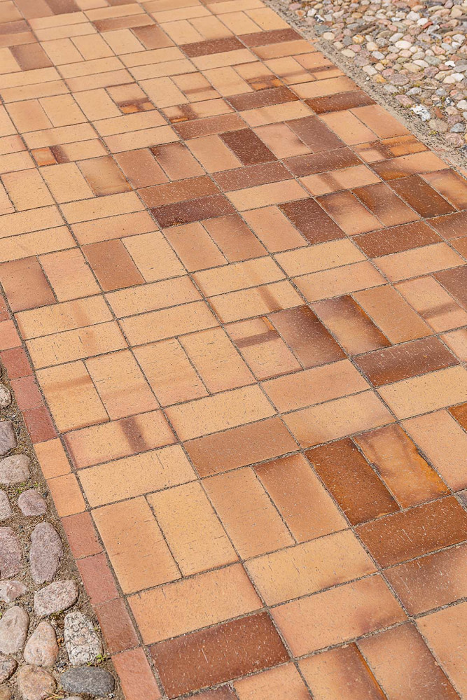 Großformatige Klinker für öffentliche Wege | Klinkerwerke Muhr