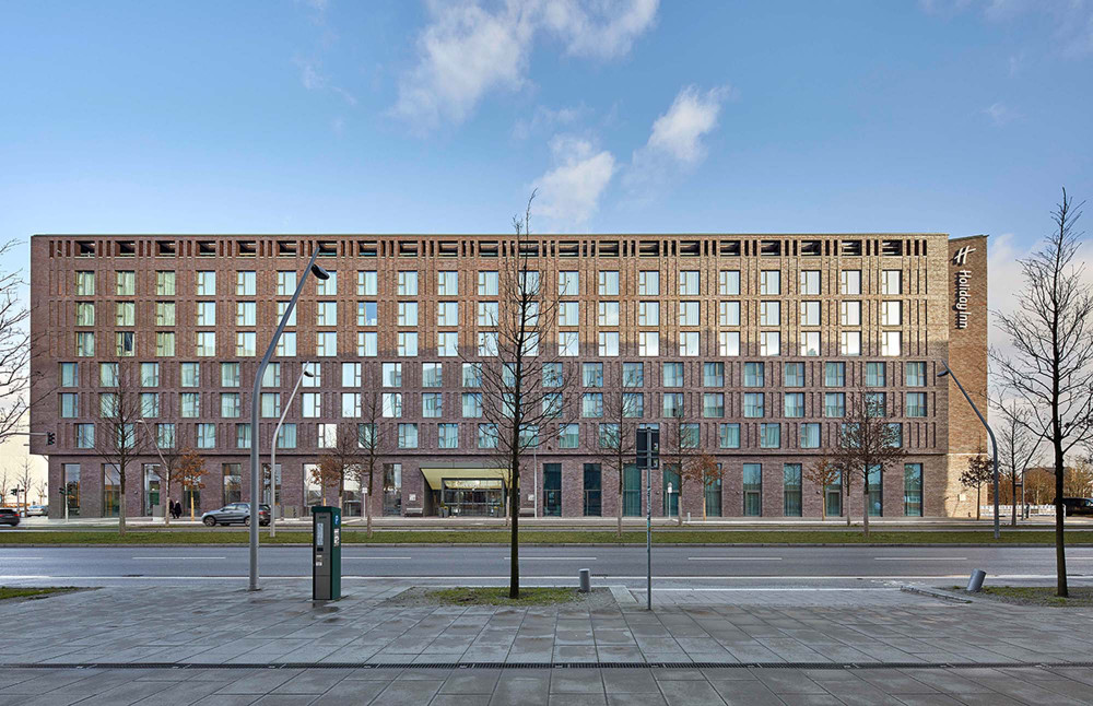 Hotel "Holiday Inn" | Klinkerwerke Muhr